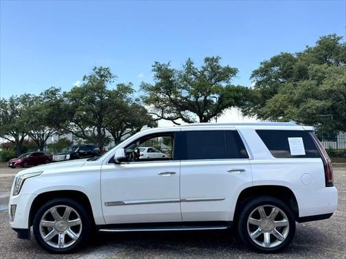 2017 Cadillac Escalade Luxury
