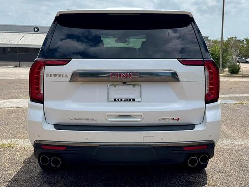 White Frost Tricoat 2024 GMC Yukon XL 4WD AT4