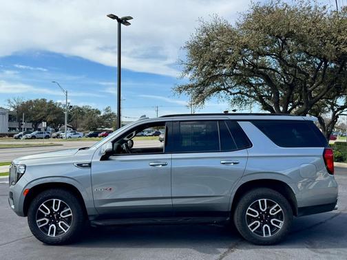 2023 GMC Yukon 4WD AT4