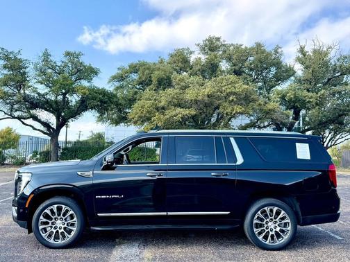 2025 GMC Yukon XL Denali