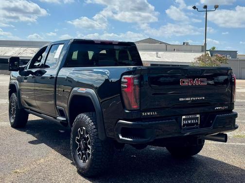2025 GMC Sierra 2500 AT4
