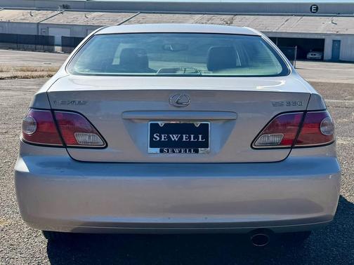 2004 Lexus ES 330 Base