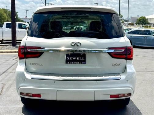 2018 INFINITI QX80 Base