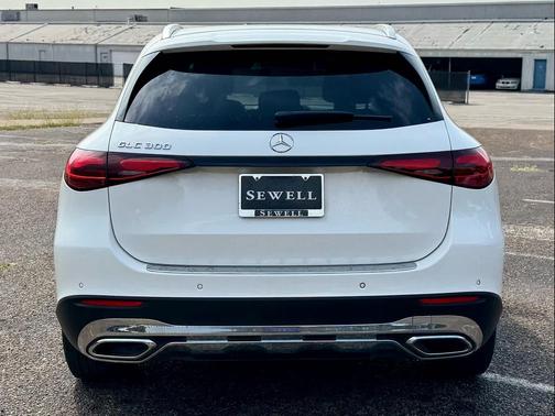 2024 Mercedes-Benz GLC 300 Base
