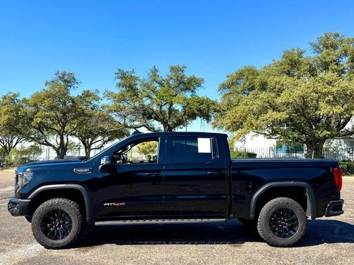 2023 GMC Sierra 1500 AT4X