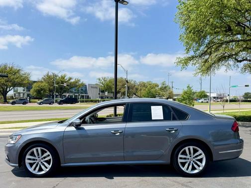 Platinum Gray Metallic 2019 Volkswagen Passat 2.0T Wolfsburg Edition