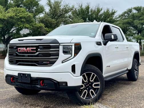 Summit White 2025 GMC Sierra 1500 AT4
