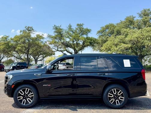 2024 GMC Yukon 4WD AT4