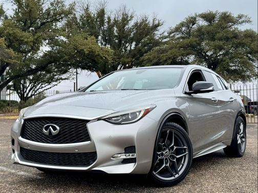 2018 INFINITI QX30 Sport