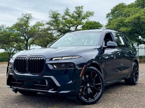 Carbon Black Metallic 2023 BMW X7 xDrive40i