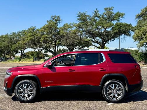 2023 GMC Acadia FWD SLT
