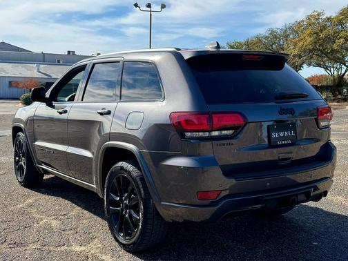 2018 Jeep Grand Cherokee Altitude