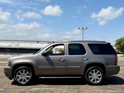 Mocha Steel Metallic 2013 GMC Yukon Denali