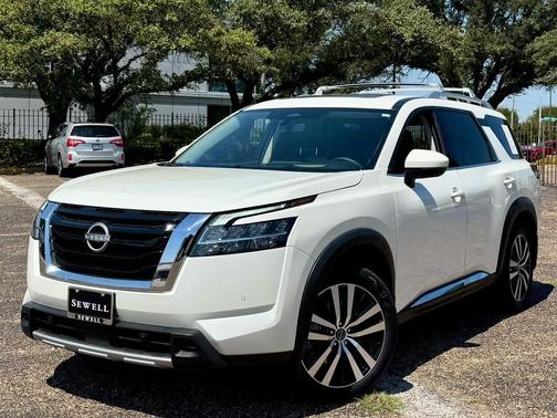 2023 Nissan Pathfinder Platinum 4WD