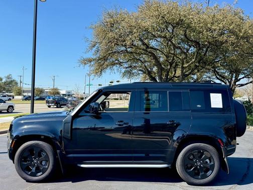 2022 Land Rover Defender 110 X-Dynamic SE