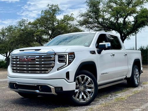 White Frost Tricoat 2023 GMC Sierra 1500 Denali