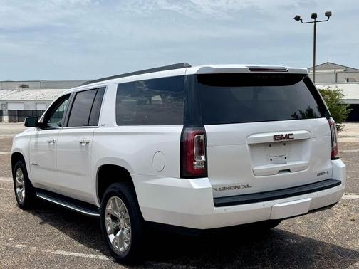 White Frost Tricoat 2019 GMC Yukon XL SLT