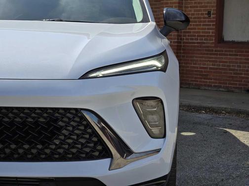 Iridescent White Tricoat 2026 Buick Envision Sport Touring AWD