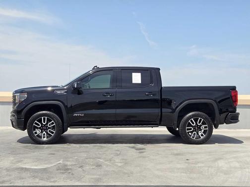 Onyx Black 2024 GMC Sierra 1500 AT4