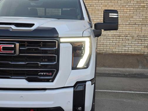 2025 GMC Sierra 2500 AT4