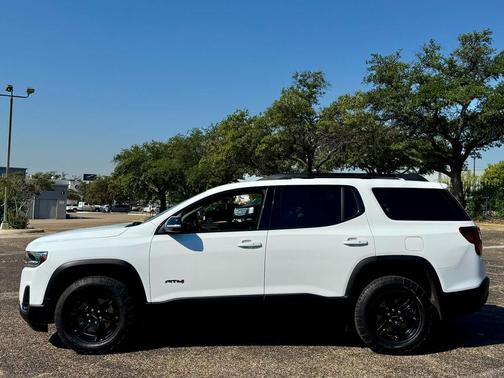 2023 GMC Acadia AWD AT4