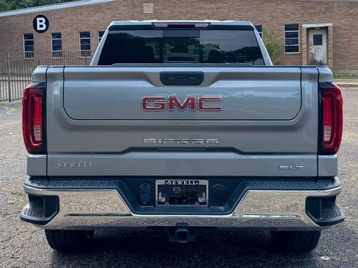 Sterling Metallic 2023 GMC Sierra 1500 SLT