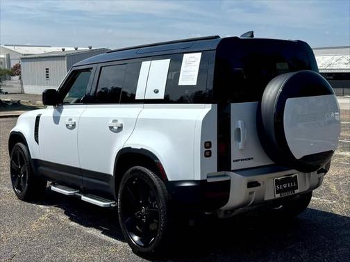 2024 Land Rover Defender 110 P400 S