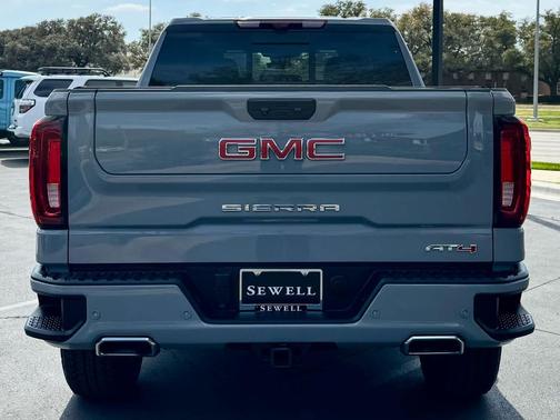 2025 GMC Sierra 1500 AT4