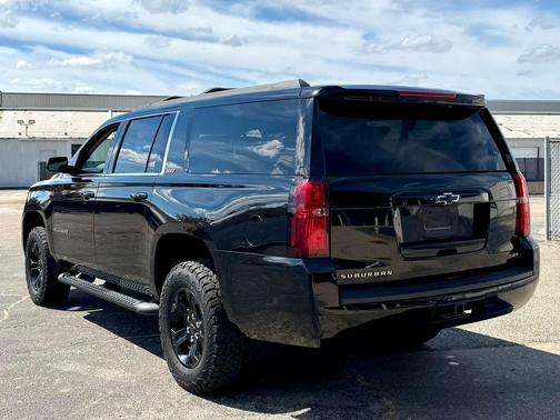 Black 2020 Chevrolet Suburban LT