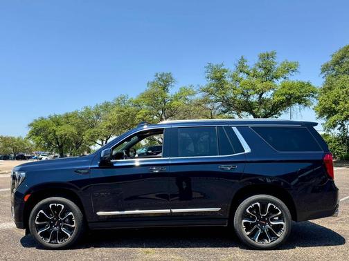 Midnight Blue Metallic 2023 GMC Yukon Denali