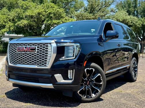 Midnight Blue Metallic 2023 GMC Yukon Denali