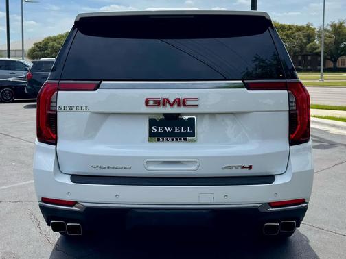 Summit White 2025 GMC Yukon 4WD AT4
