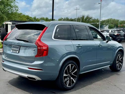 2020 Volvo XC90 T6 Momentum
