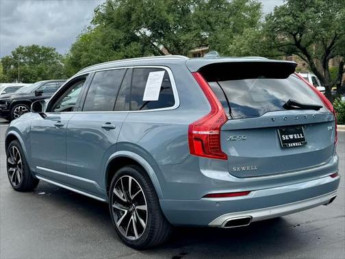 2020 Volvo XC90 T6 Momentum