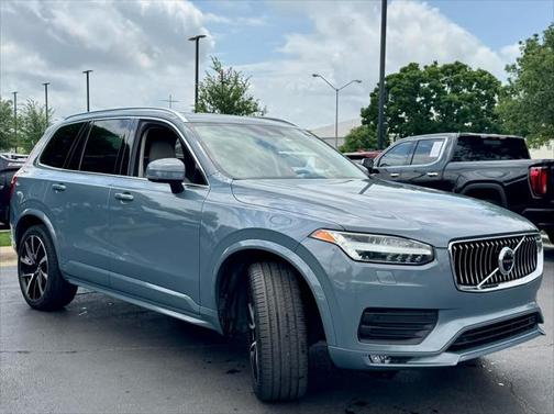 2020 Volvo XC90 T6 Momentum