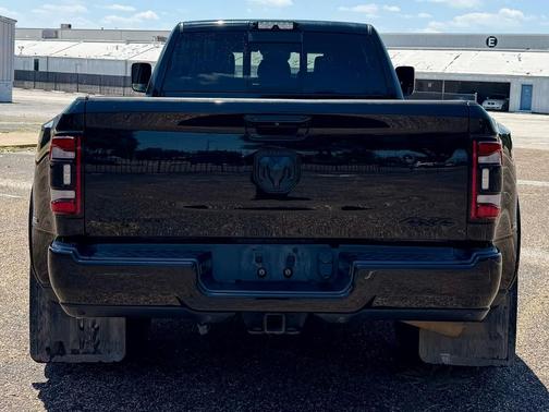 Diamond Black Crystal Pearlcoat 2020 RAM 3500 Limited Mega Cab 4x4 6'4' Box