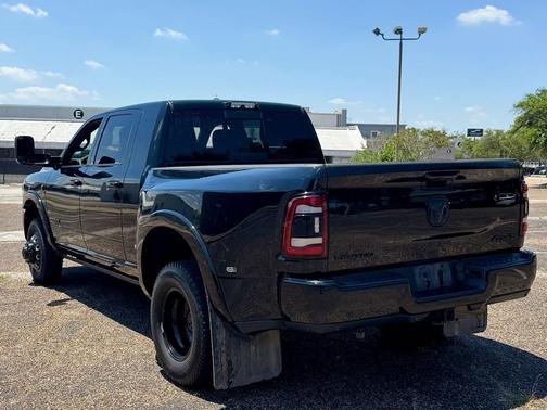Diamond Black Crystal Pearlcoat 2020 RAM 3500 Limited Mega Cab 4x4 6'4' Box