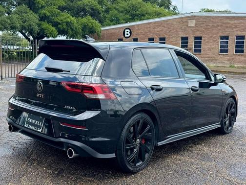 Deep Black Pearl 2022 Volkswagen Golf GTI 1.4T TSI