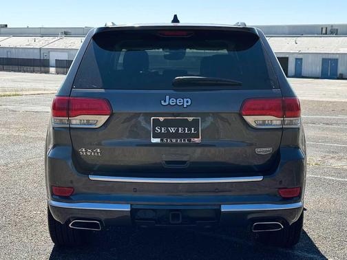 2020 Jeep Grand Cherokee Summit