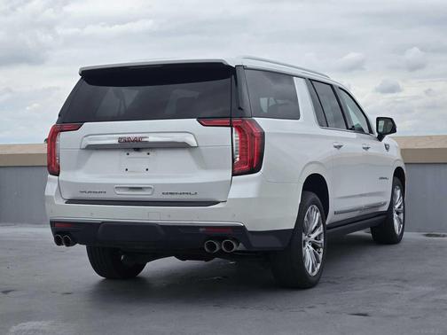 White Frost Tricoat 2022 GMC Yukon XL Denali
