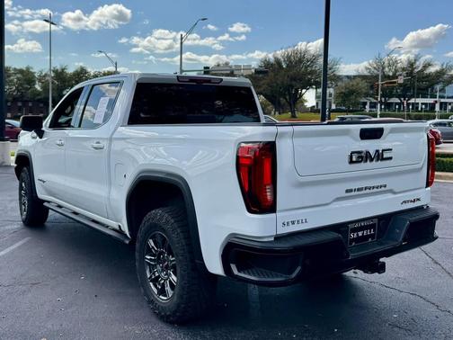 2024 GMC Sierra 1500 AT4X