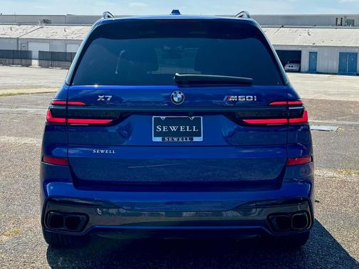 2024 BMW X7 M60i