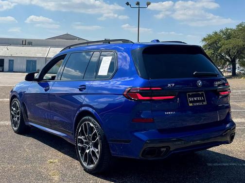 2024 BMW X7 M60i