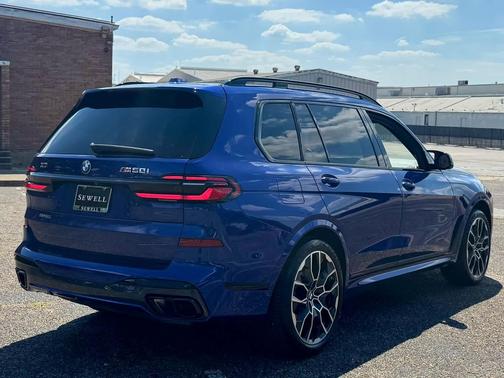 2024 BMW X7 M60i
