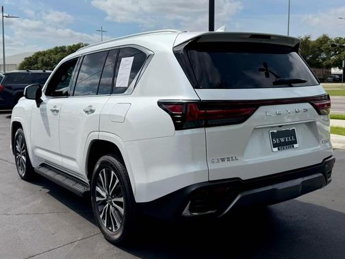 Eminent White Pearl 2023 Lexus LX 600 Premium