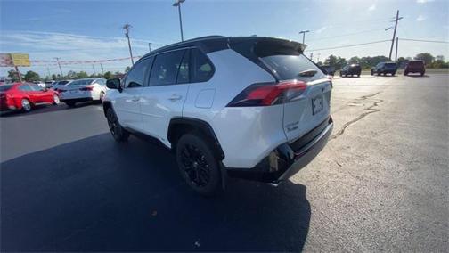 2022 Toyota RAV4 Hybrid SE