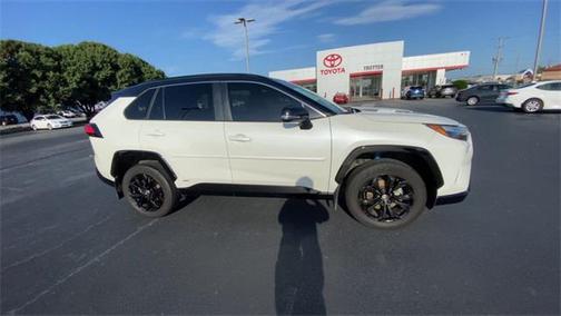 2022 Toyota RAV4 Hybrid SE