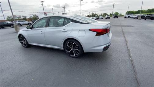 2023 Nissan Altima SR FWD