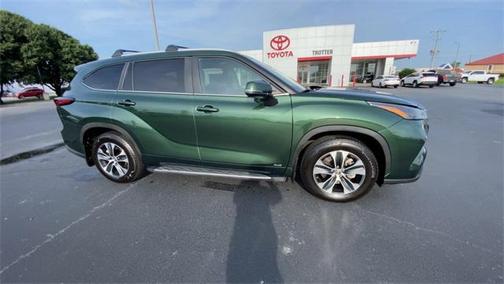 2025 Toyota Highlander Hybrid XLE