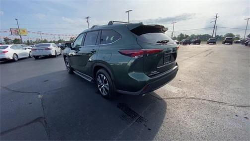 2025 Toyota Highlander Hybrid XLE